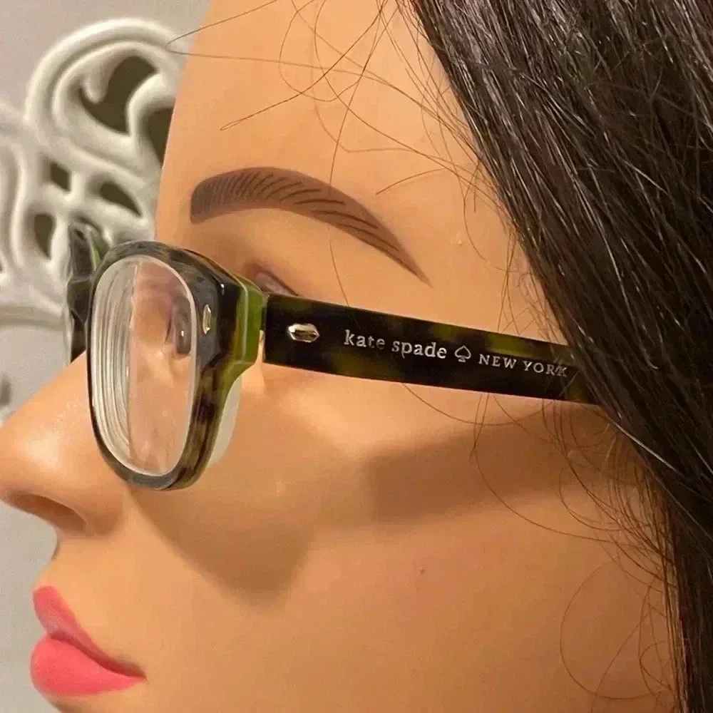 Kate Spade great color, high quality eyeglass Comes with case